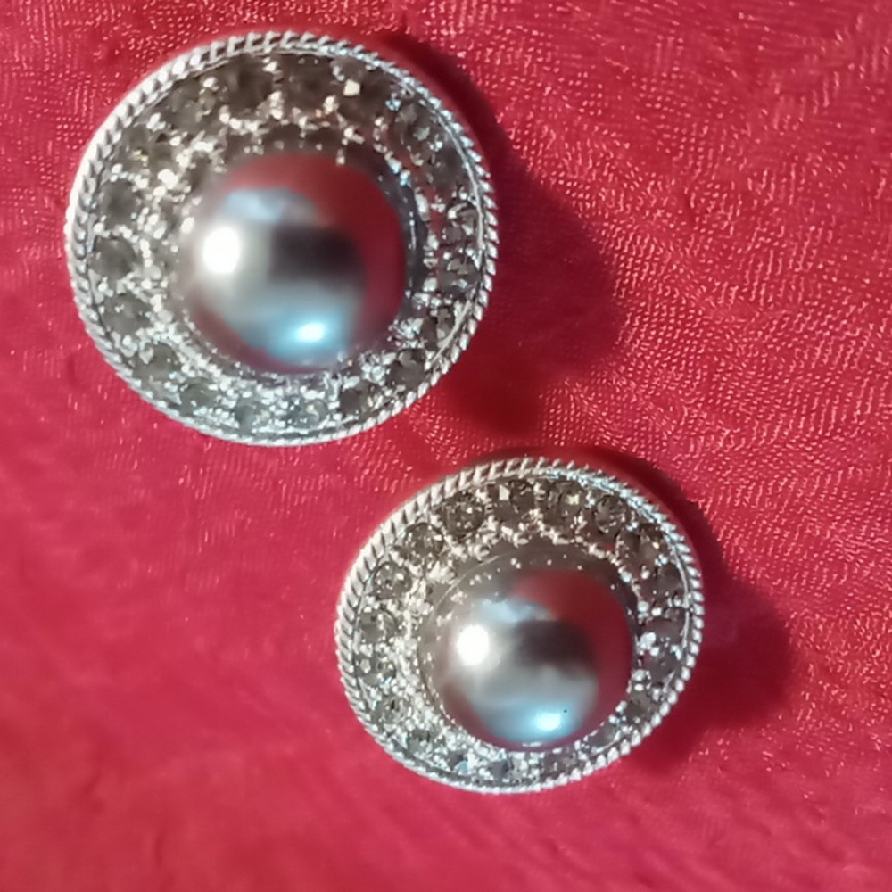 Faux blue pearl crystal encrusted medallion earrings nwot